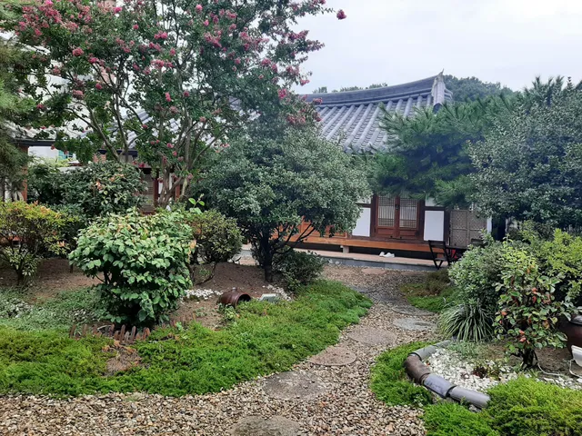 Jeonju Hanok Village accommodation yard pretty house