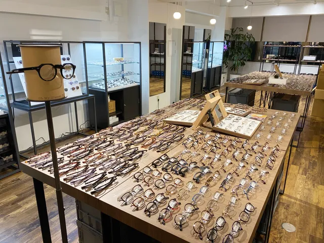 Oh My Glasses Tokyo Shibuya optical shop