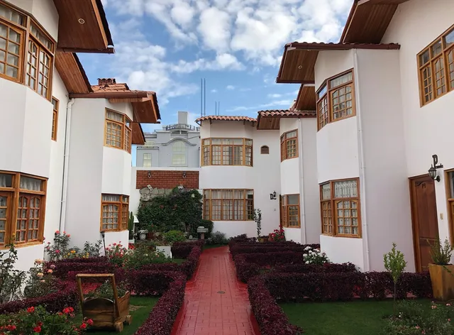 Hotel & Bungalows Villa Valencia