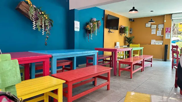 La palapa del pacífico y el paisa