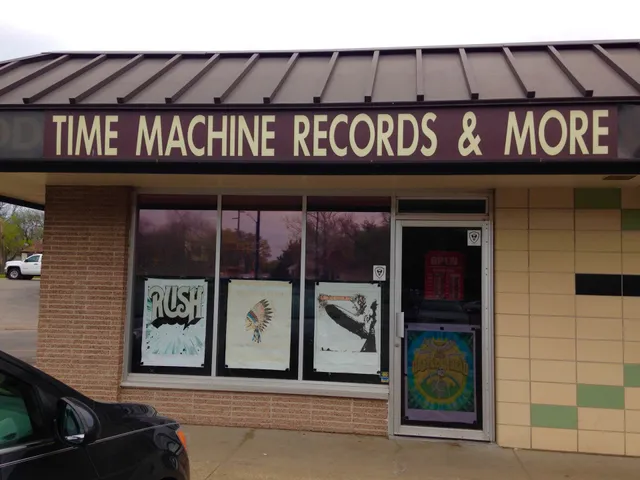 TIME MACHINE RECORDS LLC