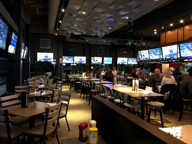 Big E's Sports Grill Grand Rapids Beltline