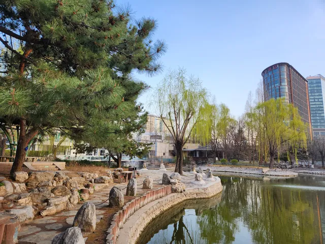 Side Park （East Gate）