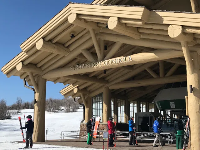 Strawberry Base Café