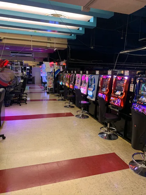 フタバボウル関大前店ゲームコーナー