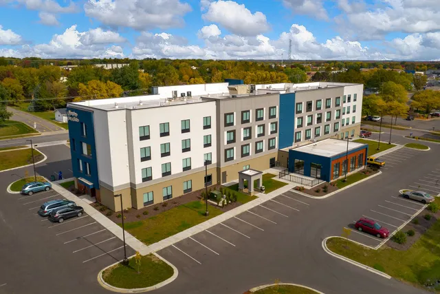 Hampton Inn & Suites Marshfield