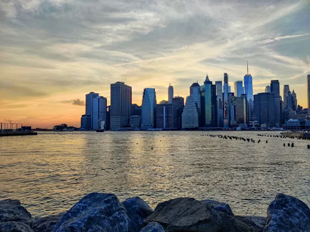 Kayak Dock - Brooklyn Bridge Park Boathouse