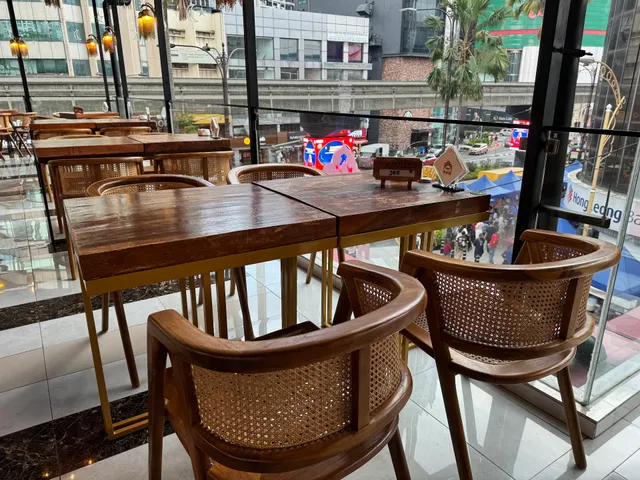 مطعم بوابة حلب Halab Gate Restaurant