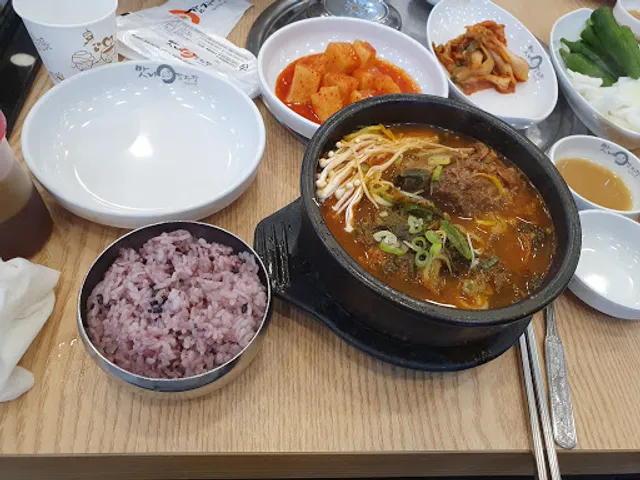맛나감자탕 신평점