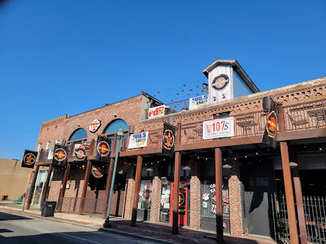 Brickhouse Bar & Grill