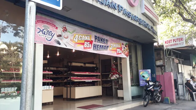Melly Roti & Kue