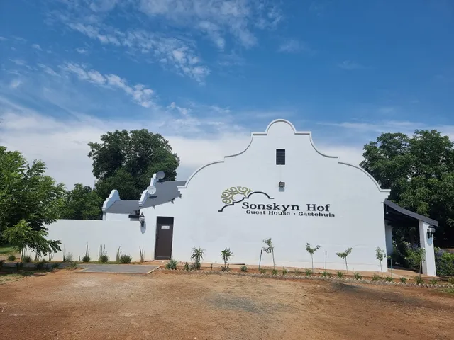 Sonskyn Hof Guest House / Gastehuis
