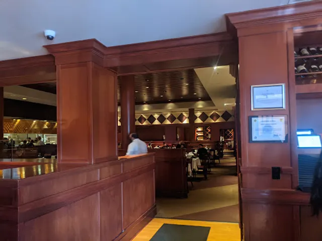 Fleming’s Prime Steakhouse & Wine Bar