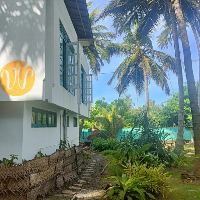 Voulez-Vous (closed)