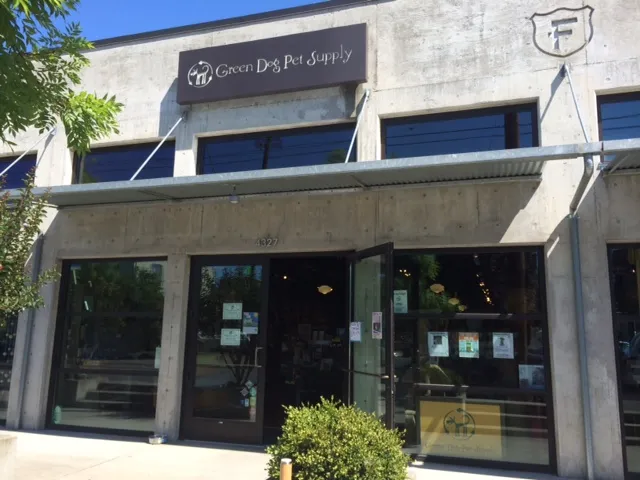 Green Dog Pet Supply