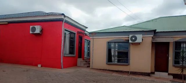 Kgakgamela Road Lodge