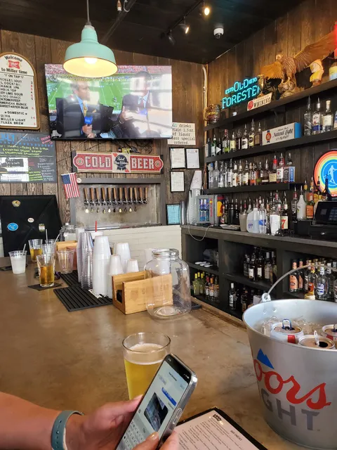 Auburn Plaza Bar & Lounge