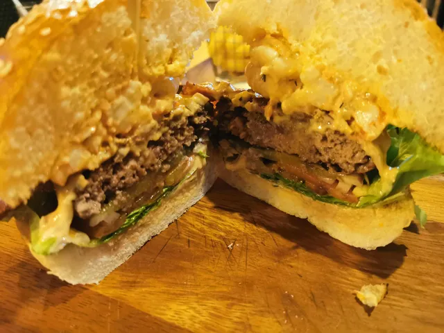 Big Boys' Burger Club - Patong Beach