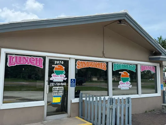 Mami Mía Coffee, Bakery & Restaurant