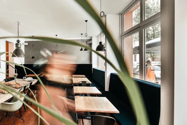 meiks BRUNCH AND BAR