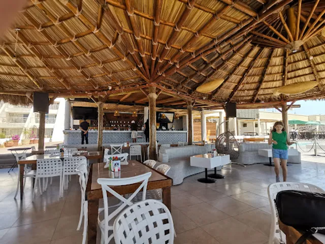 Maukaa Restaurant & Beach Club