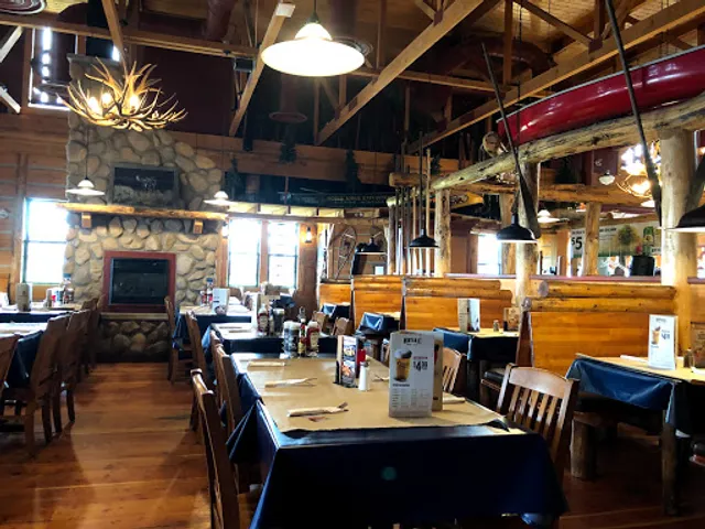 Montana’s BBQ & Bar