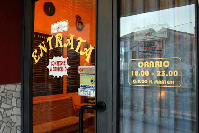 Pizzeria Madison Pizza 2