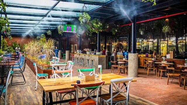 STORIES BREWERY & KITCHEN