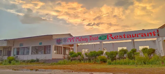 Midway Treat Sausar MP Tourism Restaurant
