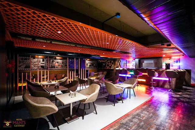 Shooters Bar & Roof Top Dine