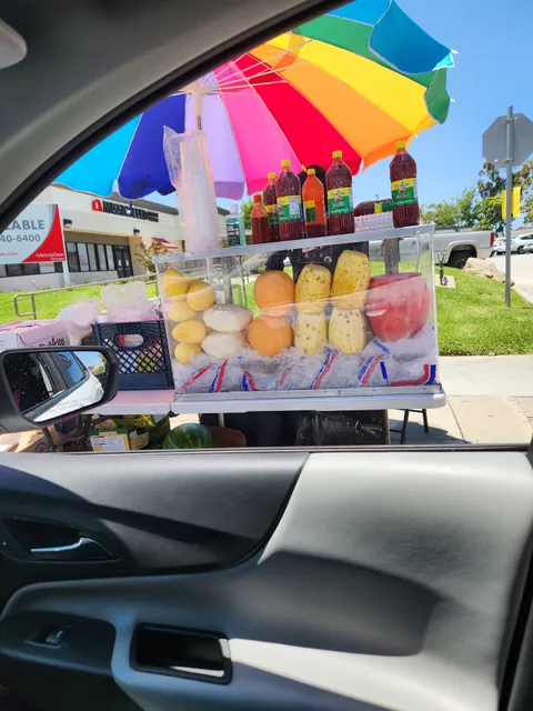 Cocos y Frutas Naturales