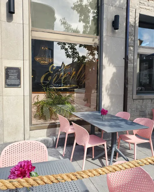 The Everly Restaurant & Lounge