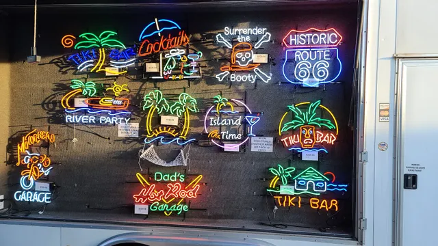 Fredericksburg Neon/Sue's Place