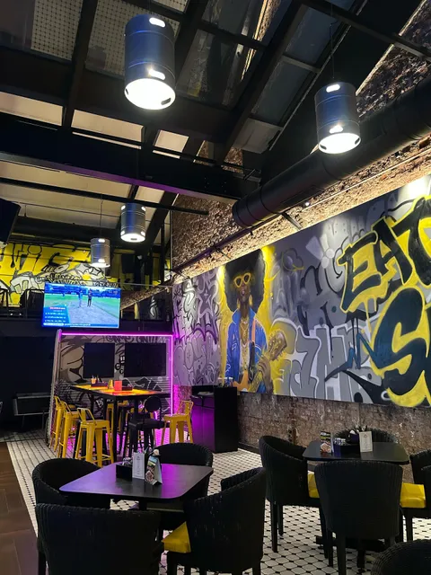 Lil Gamby Pizza Shop & Bar