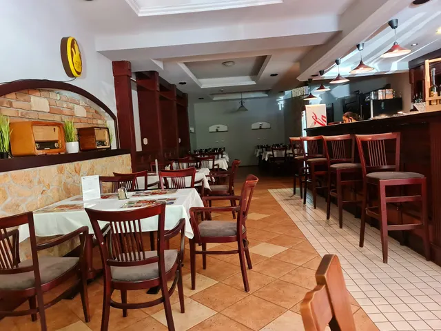 Turul Étterem, Panzió