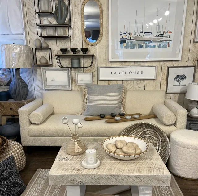 Hearthwoods Custom Furnishings