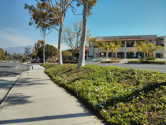 Willow Tree Shopping Center