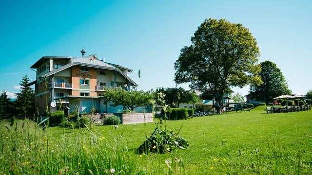 Ferienwohnungen und Bungalows am Faaker See - Karglhof OG