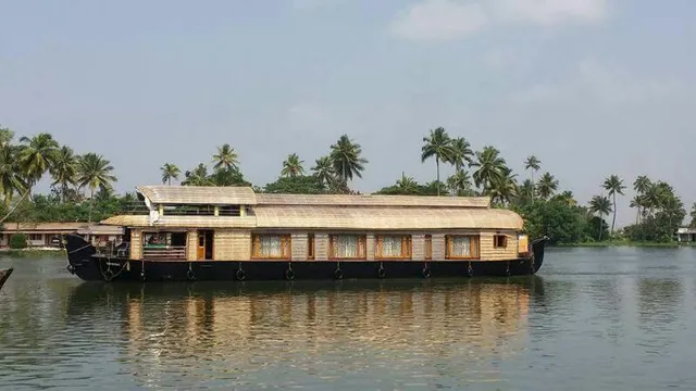 Beyondboats alleppey