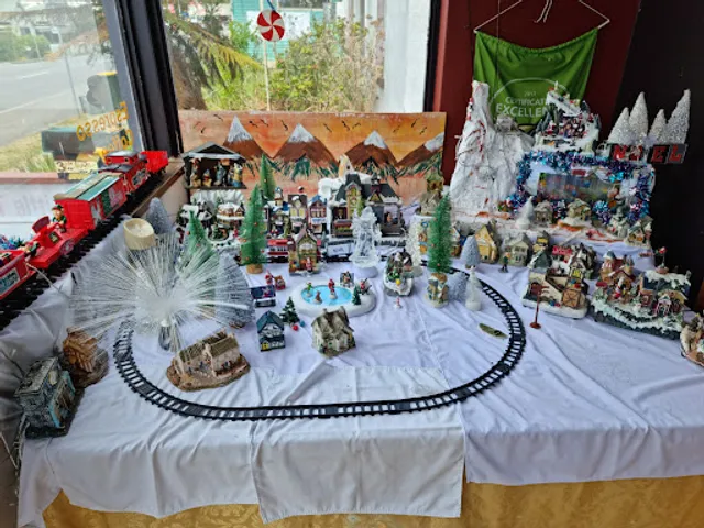 Huon's Little Treasure Cafe & Restaurant