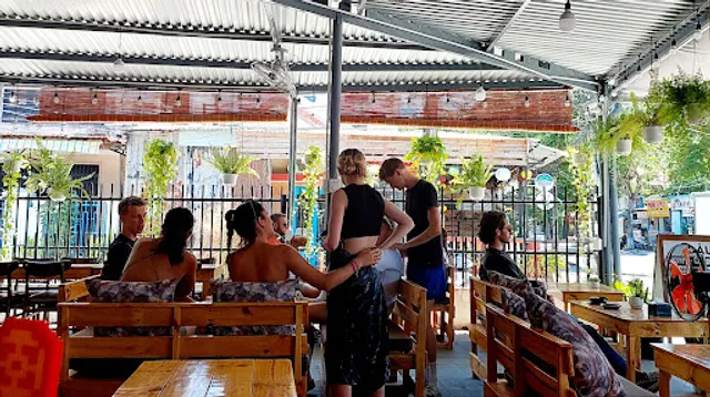 DAU Bakery Coffee & Eatery