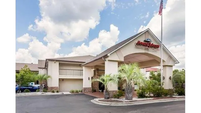 Howard Johnson by Wyndham Savannah GA