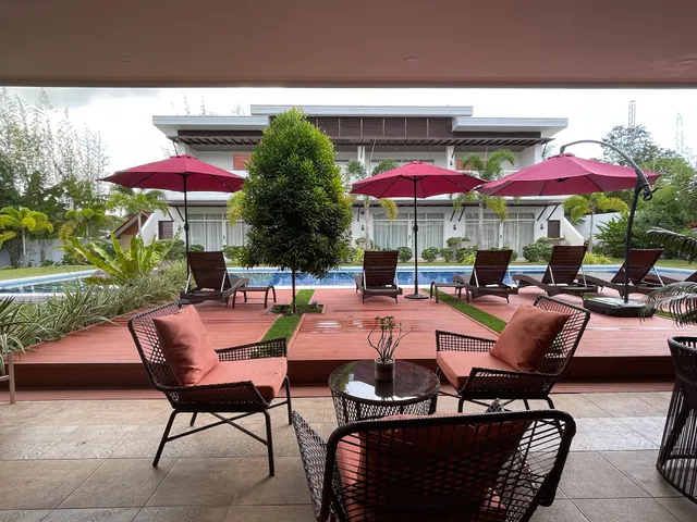 Bella Napoli Resort & Resto