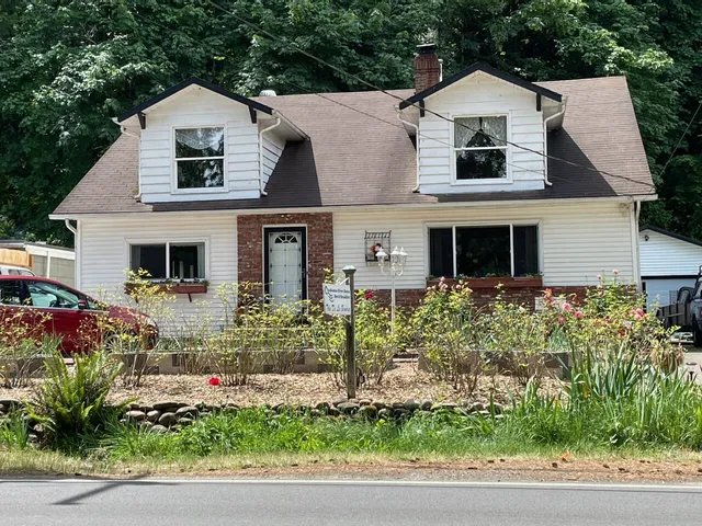 Clackamas River House