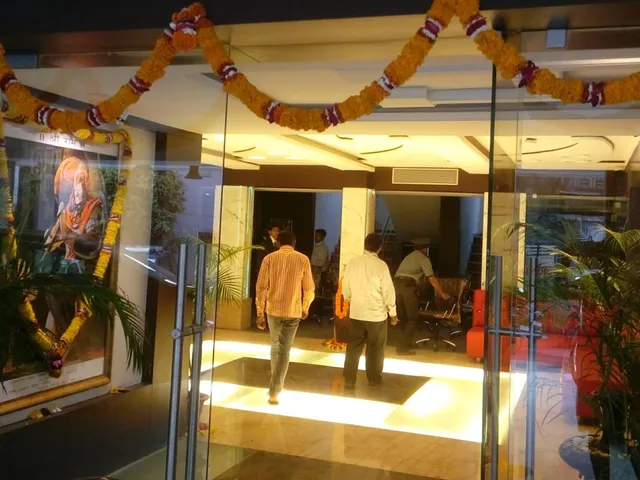 Loharkar Family Hotel
