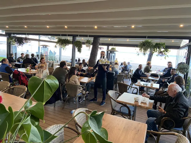 Xic Beach Restaurant, Lounge