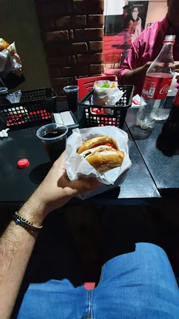 ARMAZÉM STOP - Hamburgueria e Mercearia