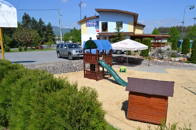 Raketa Residence, restaurant & hotel