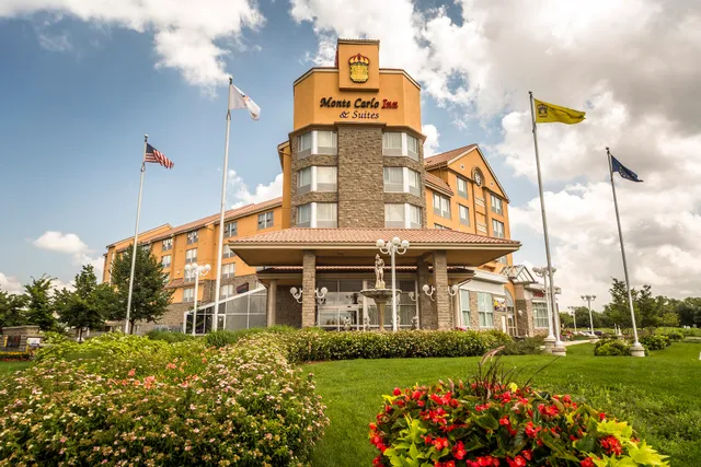 Monte Carlo Inn & Suites - Downtown Markham