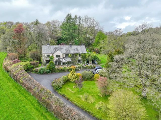 Nutsford House Bed and Breakfast